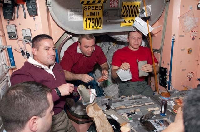 Dia extra em órbita para o Endeavour