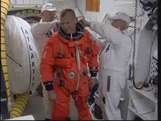 O Piloto Dominic Anthony Antonelli entra no Atlantis