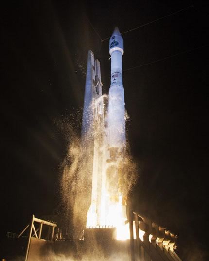 TDRS-L launch 01