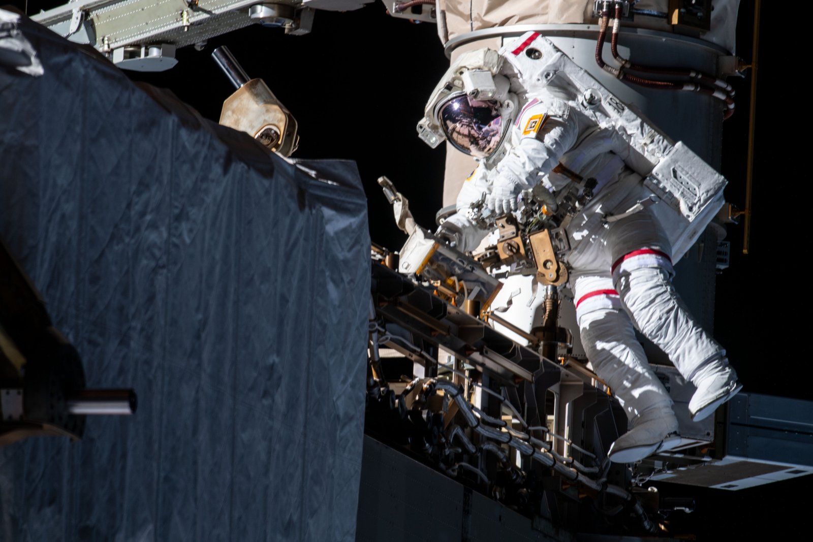 Actividades extraveículares na estação espacial internacional
