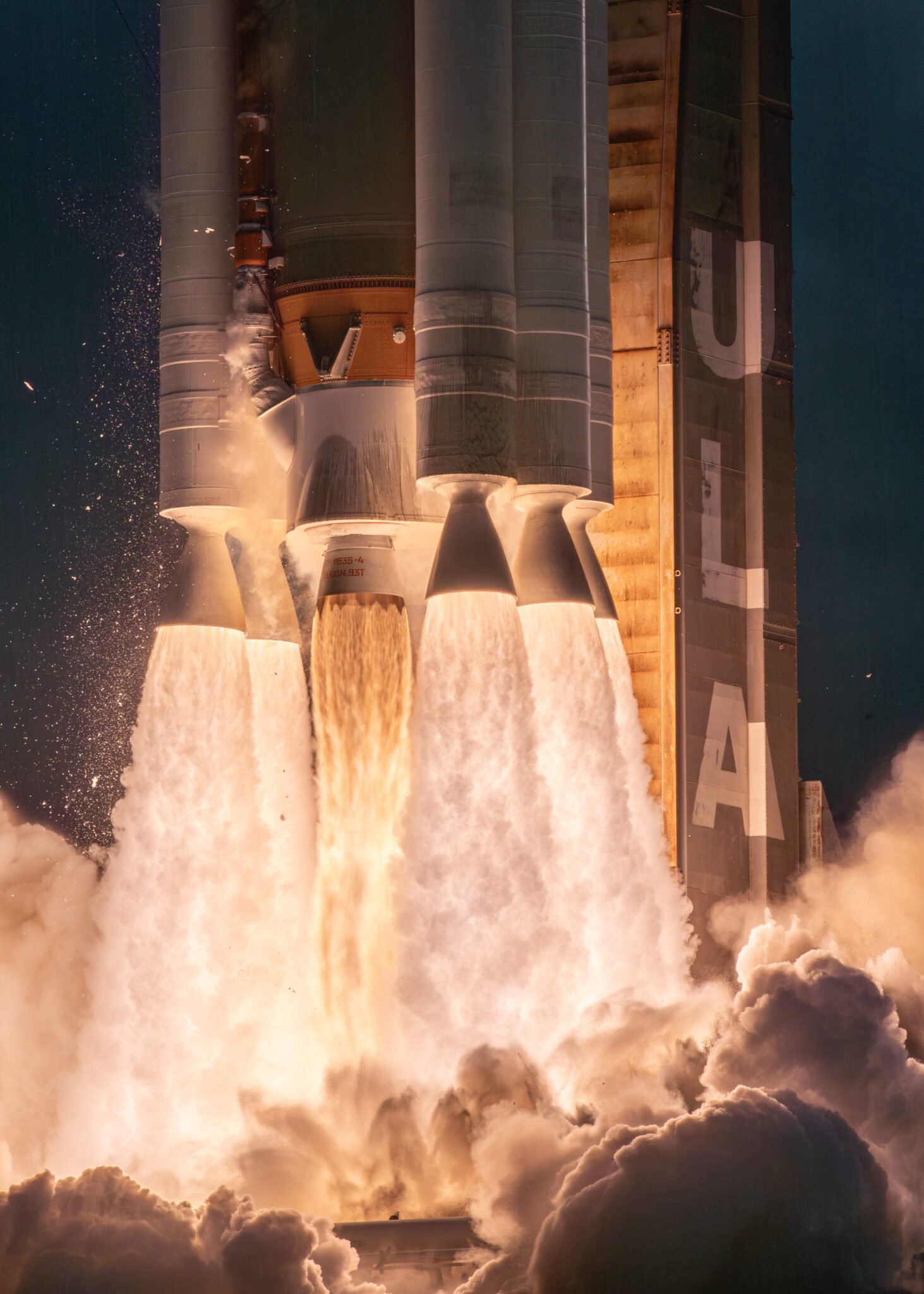 ULA lança primeiro grupo de satélites Kuiper operacionais