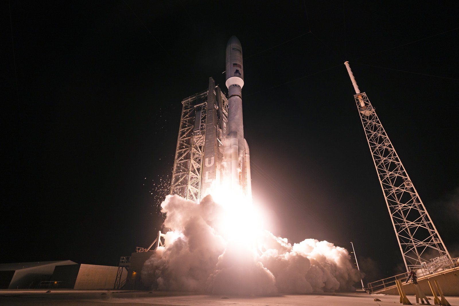 Último Atlas-V/551 lança satélites para a Amazon