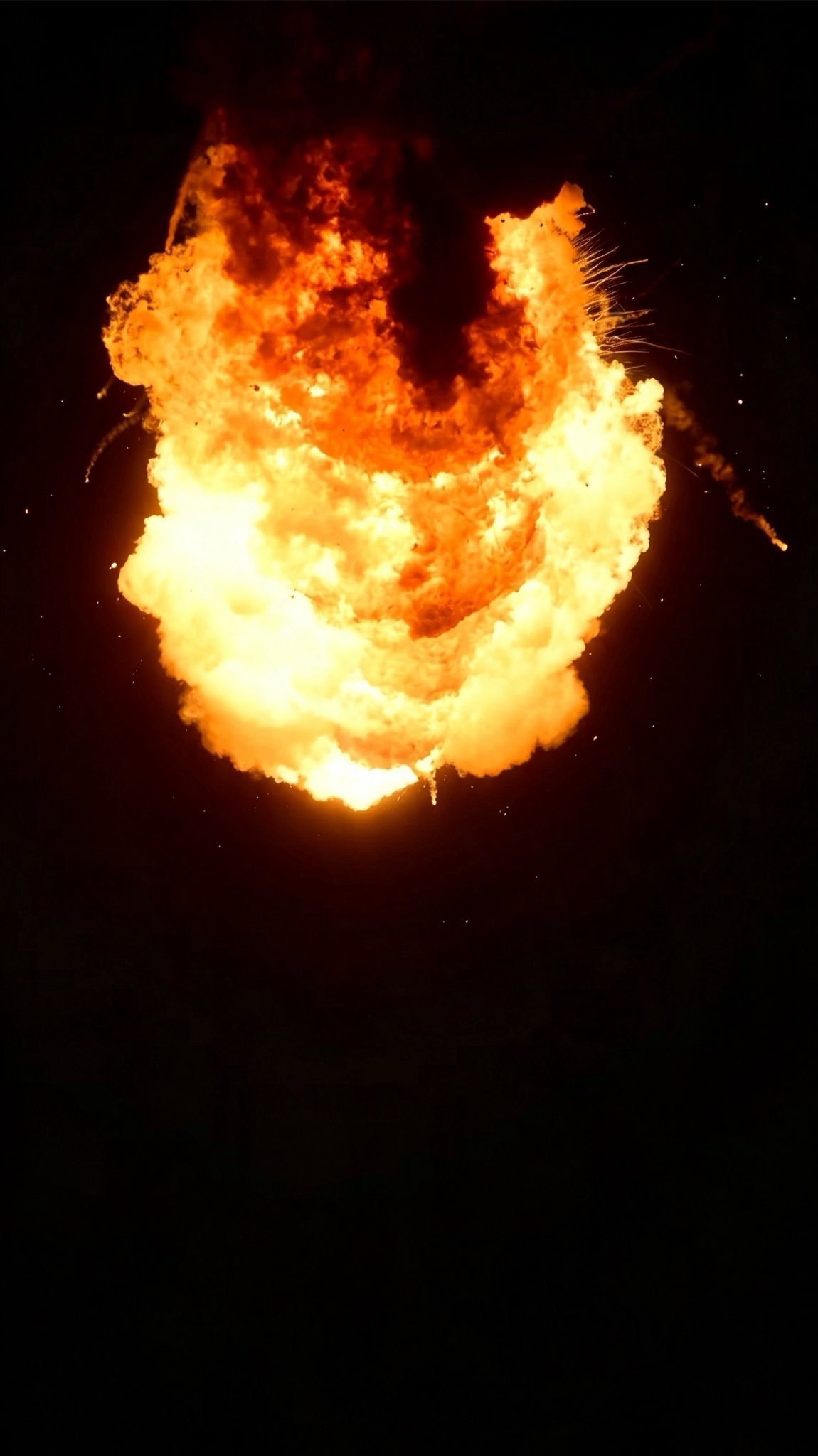Chang Zheng-7A explode nos céus de Wenchang