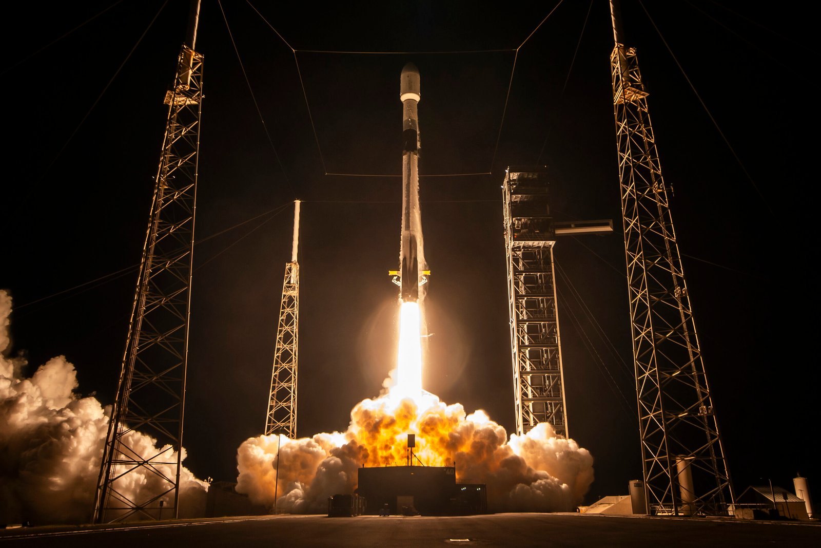 SpaceX lança missão partilhada Bandwagon-5